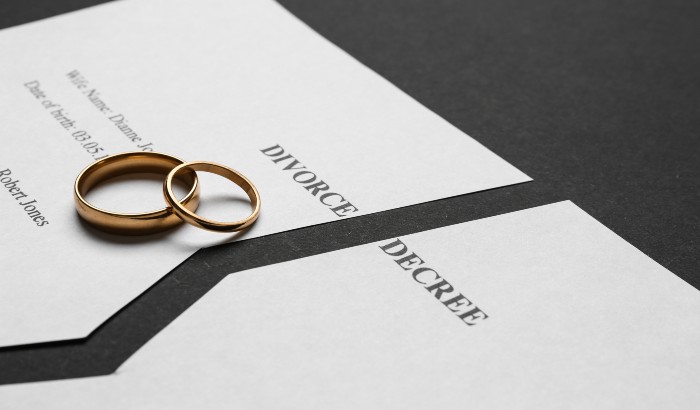 What is the Difference Between a Divorce Decree and Divorce Certificate?